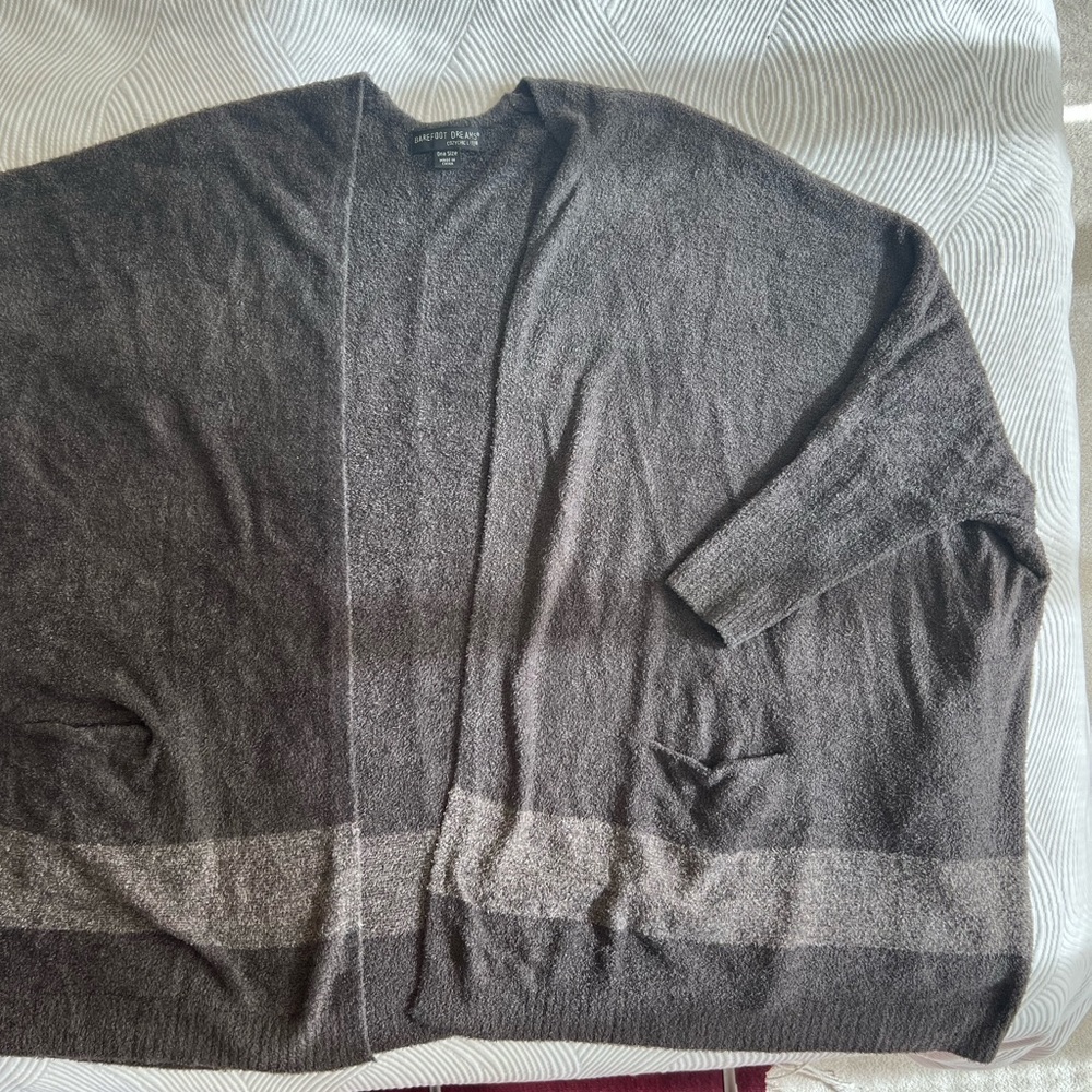 BAREFOOT DREAMS super cozy cardigan